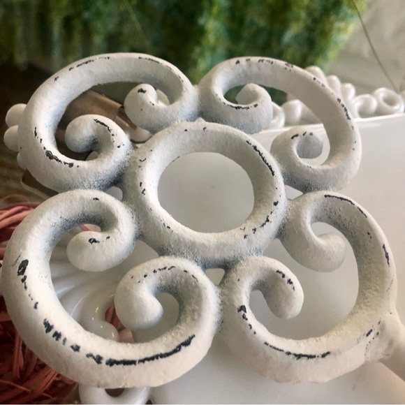 NWT! White Cottage Paris Apt Key Wall Decor - Picture 3 of 7